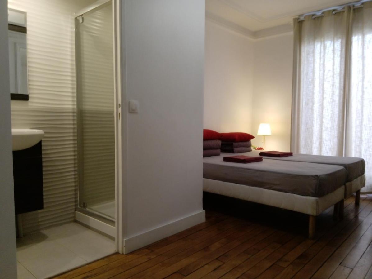 L & D D'hote Parigi