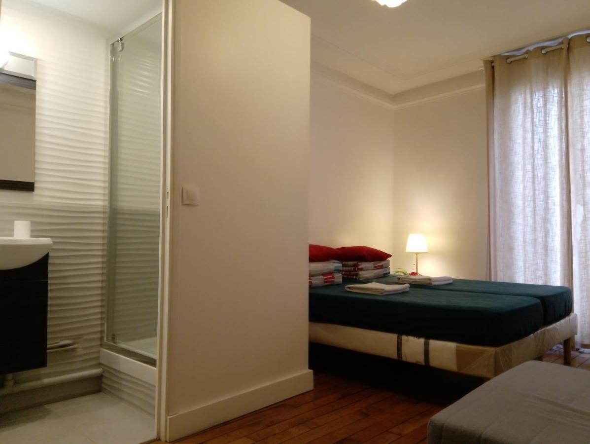 L & D D'hote Parigi